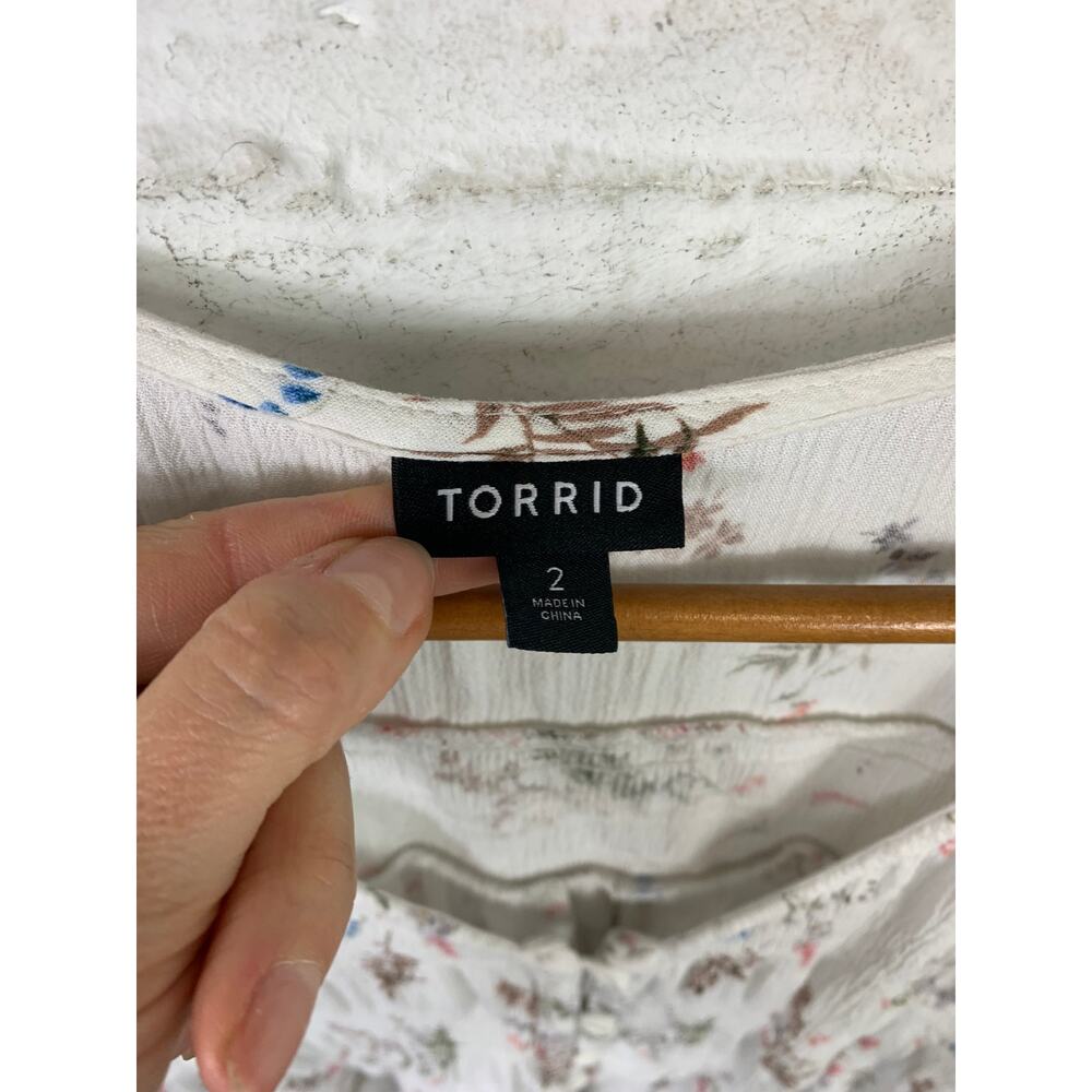 Torrid Women's Floral Draped Empire Boho Blouse Top 3/4 Sleeves White Size 2X - Picture 3 of 4